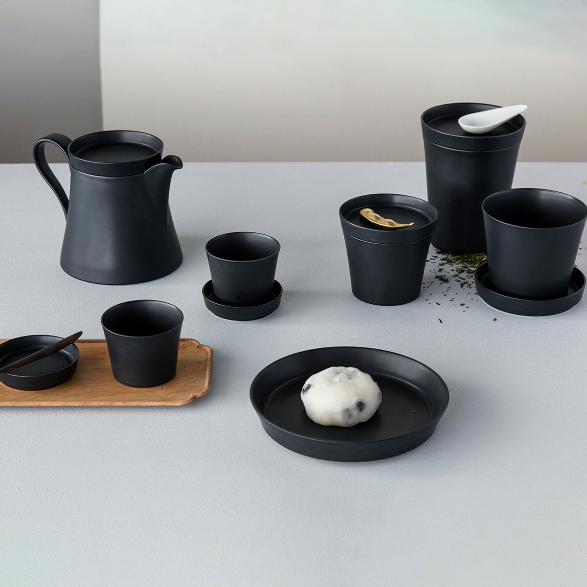 【ふるさと納税】2016/ IR Tea Set 【2016/オリジナル】有田焼 インゲヤード・ローマン デザイン プレート カップ ティーポット ティーセット 茶器 シンプル マット cd028