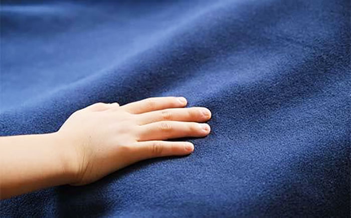 超軽量のフリース毛布 毛布 日本製 フリース 超軽量 洗濯可能 掛け布団