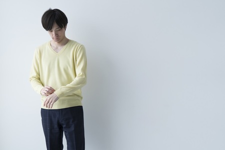カシミヤ Vネック ニット度詰 カシミヤ(L.イエロー )男性用サイズ:S(46)≪白田のカシミヤ≫ 