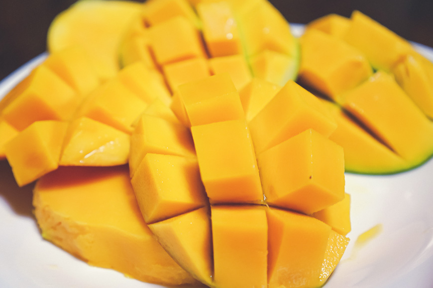 【2025年発送】おばぁーのマンゴー畑で育てたキーツマンゴー1kg（秀品）