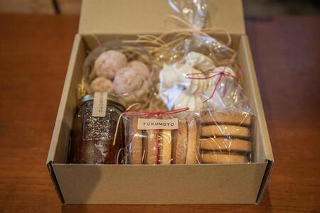 菓子工房フクモトおすすめ焼菓子詰め合わせギフトボックス(焼き菓子3?4点・ジャム1瓶）