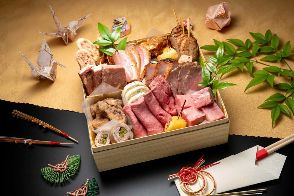 
            【蔵の街とちぎ】栃木グランドホテル特撰肉づくし生おせち《匠／たくみ》
          