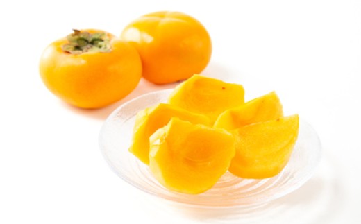 紀の川周辺の肥沃な土壌で育まれた種がなく食べやすい甘いたねなし柿をご賞味ください。