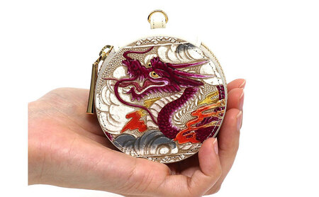 【文庫屋大関】マカロンポーチ 龍＜ワイン＞【皮革工芸品】 ポーチ ミニポーチ 小物入れ アクセサリー入れ イヤホン入れ 収納 保管ケース 手のひらサイズ  本革 革 皮革 工芸品 工芸 雑貨 ギフト 