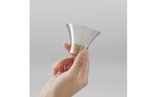 
            創業60余年続く川崎の町工場から生まれた　OHYAブランドおちょこ
          