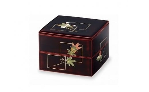 
                  輪島塗　二段小重（草花蒔絵）
                