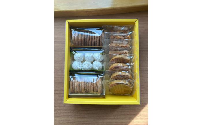 お菓子屋さんの手づくり焼菓子 5種セット《足寄町》【松月堂】お菓子 洋菓子 焼き菓子 サブレ マカロン クッキー フロランタン ガレットアマンド あしょろ 北海道 [BEAM001]