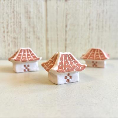 ふるさと納税 与那原町 【やちむん・焼き物】ミンサー柄入り陶器 赤瓦屋根オブジェ |  | 03