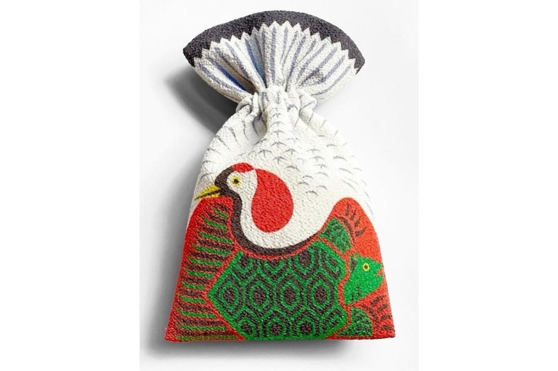 丹後ちりめん 祭巾着 つるかめ サイズ：約22cm×13cm 	DZ00028-01