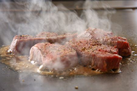 A4等級以上保証！！近江牛ステーキ切り落とし約300ｇ [0177]