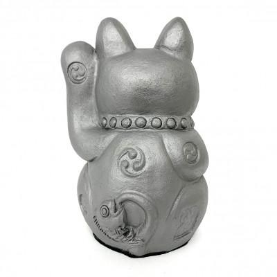 ふるさと納税 高浜市 伝統工芸士が作る、撫でると黒くなる、縁起物のいぶし瓦製招き猫「招鬼猫きばニャンコ4号」 |  | 02