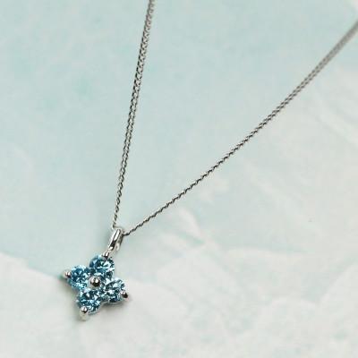 ふるさと納税 大津市 【プラチナ900 ラボブルーダイヤモンドネックレス】0.132ct 静かに神秘的に咲く花 ペンダント |  | 01