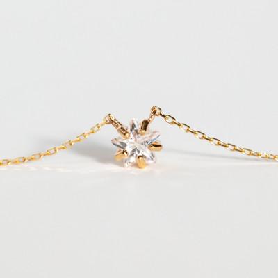 ふるさと納税 大津市 【10金イエローゴールド スタークォーツネックレス】スターカット ホワイト水晶 透明感あふれるアクセ |  | 02