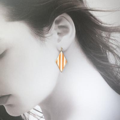 ふるさと納税 茅ヶ崎市 ArtOpus. ピアス ストライプ ディアマンテ L オレンジ 湘南 茅ヶ崎市 陶磁器 ギフト |  | 01