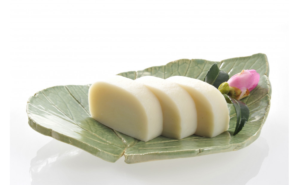 小田原蒲鉾・伊達巻セット【惣菜 かまぼこ 地元特産品 小田原特産品 板付き蒸しかまぼこ（白） 伝統技法 板付き蒸しかまぼこ（赤） だてまき こだわりのかまぼこ ふんわり、しっとり だてまき 神奈川県 小田原市 】 142069_CN002