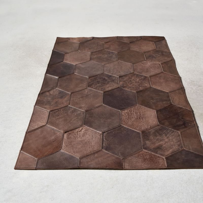 Teha’amana Mat honeycomb Smoke テハマナ 玄関マット スモーク ブラック 革 皮 雑貨 おしゃれ レザー 本革 こだわりの逸品 地域特産品 ギフト 自分用 人気 おすすめ