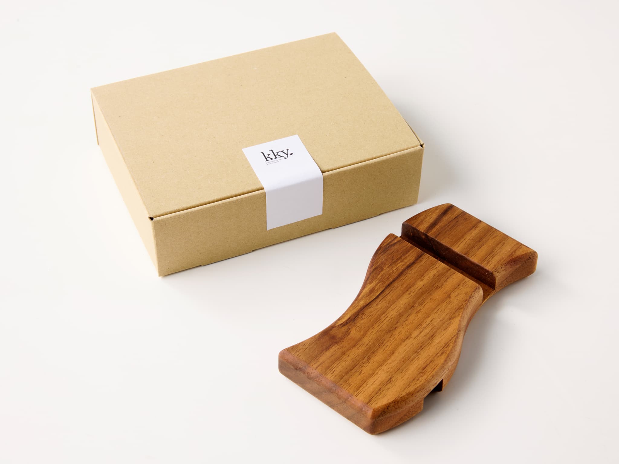 ウェーブ型木製スマホスタンド 　Wave wood mobile phone stand 天然木 スマートフォンスタンド 卓上スタンド 充電対応 在宅ワーク デスク周り インテリア雑貨 ナチュラルデザ