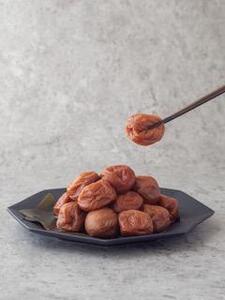 紀州南高梅 こんぶ梅 1kg 塩分約8％ | 【梅干し こんぶ プレゼント 和歌山県産】A-215