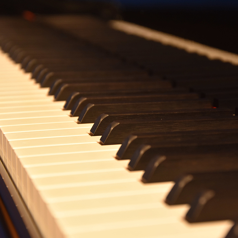 きらくやま世代ふれあいの館「ピアノオンリーワンコンサート」<br>ホール２時間貸し切り（ピアノ「ヤマハフルコンサートピアノCF-3S」演奏券付き） [BU01-NT]_イメージ4