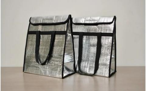 日本製 保冷バッグ2個（手提げ用・肩掛け用　各1種）