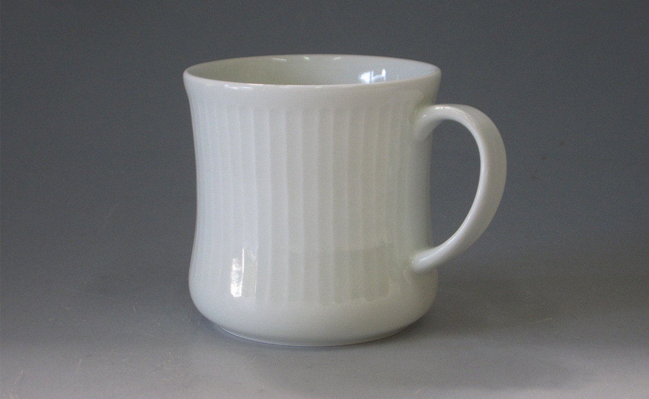 
            日展会友 照井一玄作 白磁しのぎマグカップ 有田焼 作家 作品 カップ フリーカップ 伝統工芸 30000円 3万円 A30-745
          