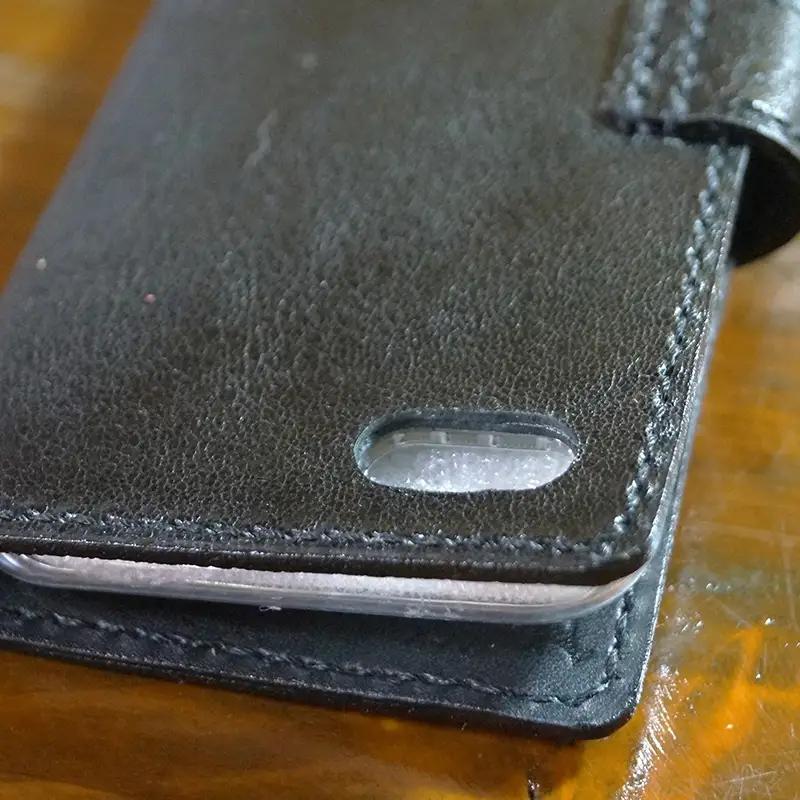 本革製手帳型iPhoneカバー iPhoneSE第2世代/第3世代用 ＜グリーン＞ 国産牛ヌメ革 ハンドメイド スマホ 手帳型 カバー iPhone SE 第2世代 第3世代 本革 レザー 革製品 グ