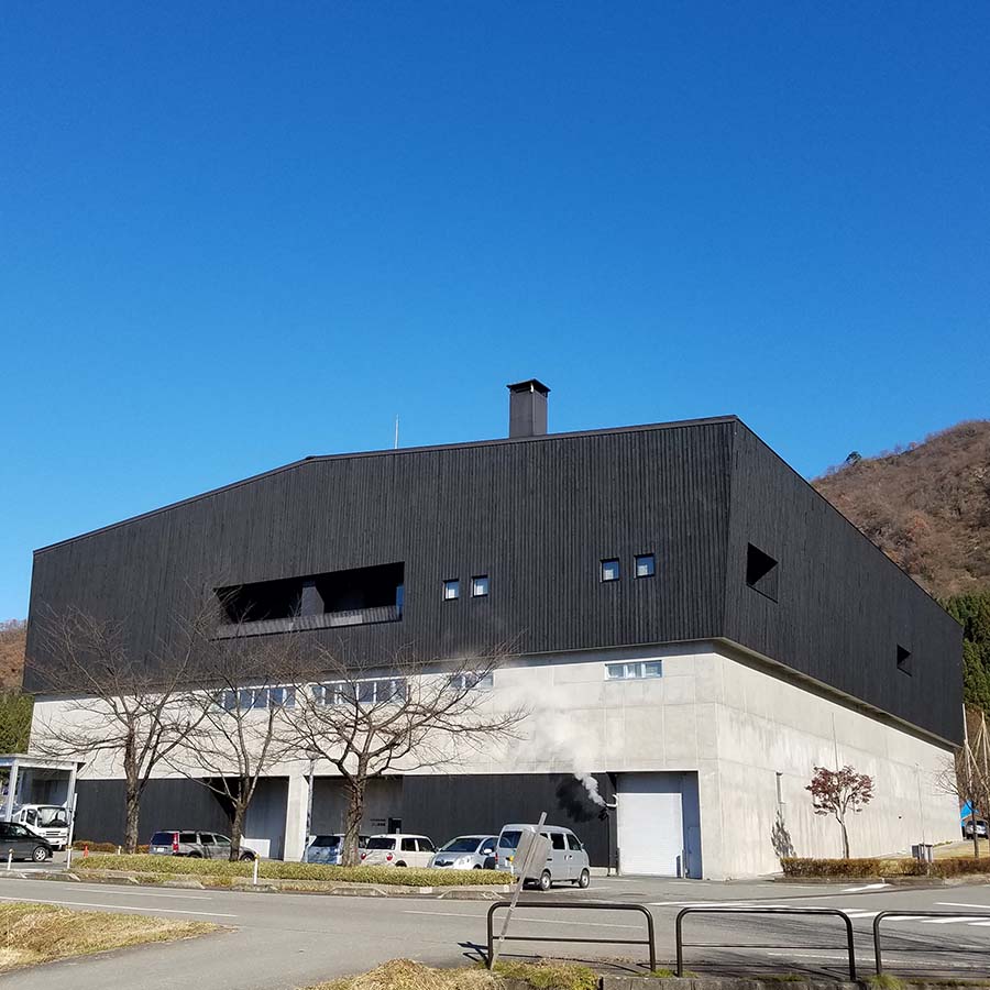 ＜八海醸造＞八海山 本格米焼酎 オーク樽貯蔵 風媒花