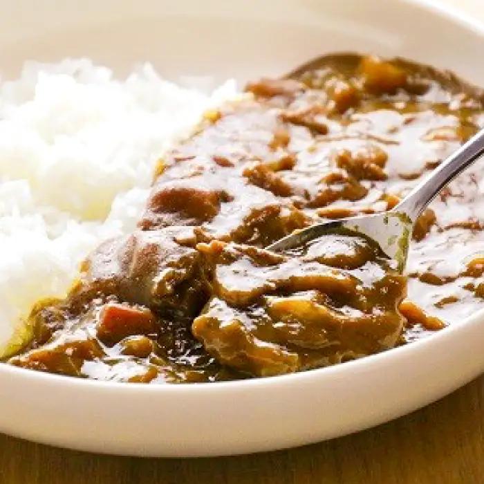 奥出雲和牛カレー5個【カレー レトルト 中辛 奥出雲和牛 黒毛和牛 和牛 牛肉 国産 便利 時短調理 ビーフカレー レトルトカレー 5箱 セット レンジ 湯煎 保存食 備蓄 非常食 常温 贈答 贈り物