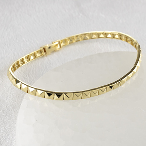 18金 ブレスレット スタッズ 太め 幅広 バングル 18.5cm ゴールド 中折れ式 地金 イエローゴールドK18 18k ジュエリー 普段 使い おしゃれ 人気250407tp200y SWAA2