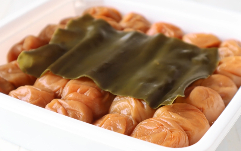 特選A級 昆布入り こんぶ梅干し 900g 塩分約8%【kishusogo003B】