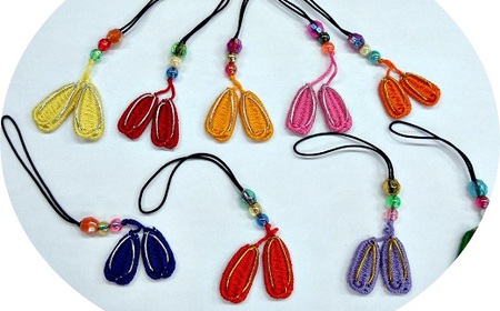 	福祉応援品！旅の安全祈願 足摺わらじストラップ（１本入）お守り 四国 お遍路 色おまかせ 1000円【R00765】