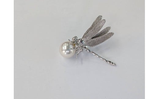 真珠 アクセサリー ブローチ パール 9.0mm シルバー あこや真珠 アコヤ真珠 冠婚葬祭 結婚式 葬式 慶事 弔事 プレゼント 誕生石 普段使い トンボ ウェディング クリスマス ホワイトデー / トンボ型 ピンブローチ 9.0mm珠