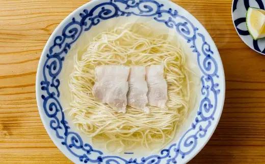 「 豚そば月や 」 クリア豚骨ラーメン 6食入り （ 3食入 × 2箱 ） 透明スープ 旨味 だし かぼす ラーメン 豚骨ラーメン らーめん 豚骨 とんこつ スープ 豚骨スープ クリア 味変 細麺 麺