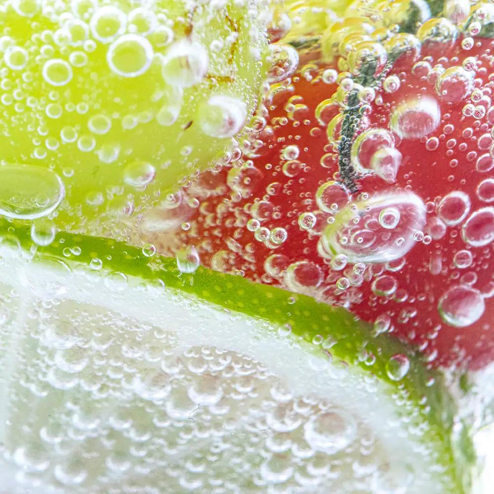 e-soda 炭酸ドリンクメーカー セット（ホワイト） 炭酸ガス1本付 ／ ふるさと納税 炭酸 炭酸水 飲料 炭酸水メーカー ドリンク 飲み物 ソーダ 食べ物以外 兵庫県 No.479