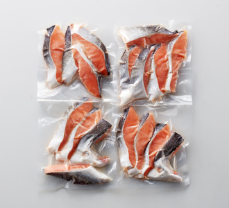 定塩・塩切身【大槌サーモン】約1.6kg ( 4～5切入り 真空パック ×4パック )｜鮭 冷凍 サーモン切り身 サーモン国産 岩手県産 岩手 しゃけ 切身 大槌 サーモン 銀鮭 岩手県大槌町