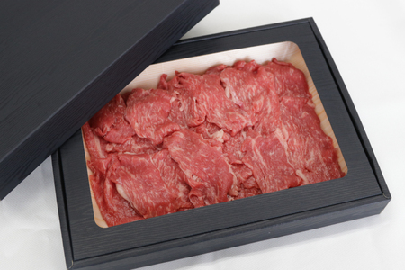 黒毛和種 しわ もちもち牛 モモ肉 切り落とし 500g (AM012) もち米で育った牛の甘さたっぷりのお肉です！甘みとジューシーさをご堪能ください！