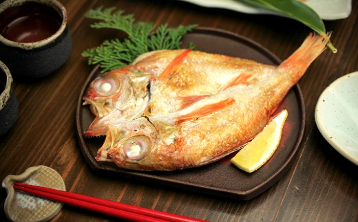 「白身のトロ」と言われる、その旨み、美味しさは格別です。
