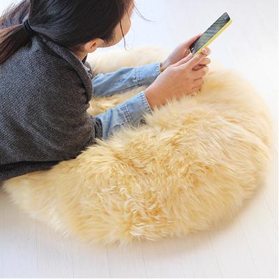 ふるさと納税 羽曳野市 La joie ムートンクッション DOUX 直径60cm ベージュ