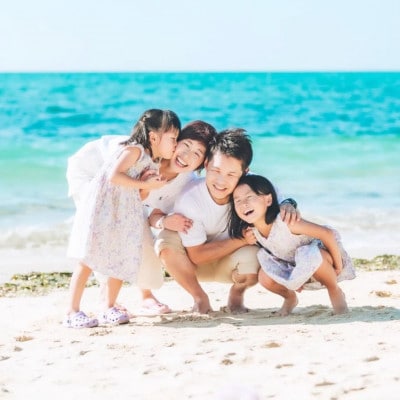 【沖縄旅行の思い出に】家族写真・誕生日・記念日フォトプラン(撮影1時間/80カット以上データ納品)【1663930】