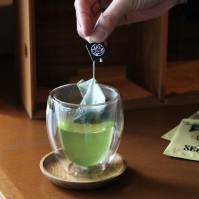 ふるさと納税 新富町 【のし付き】【お歳暮】桐箱入り「空飛ぶお茶」高品質煎茶ティーバッグ3g×100p |  | 03