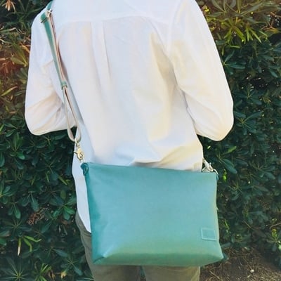 
            牛革 ショルダーバッグ エメラルド レディース メンズ レザー バッグ カバン 鞄 本革 ショルダー 肩掛け 斜めがけ 取り外し可 クラッチバッグ カラー カジュアル フォーマル 日本製 ハンドメイド 手縫い ブランド ギフト プレゼント 贈答 記念日 お祝い バック 送料無料 ニッキ ふるさと納税 髙野縫製 高野縫製 ぬいざえもん メディア 千葉県 旭市 ths020
          