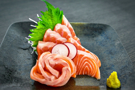 鱒界の頂点を目指しマス！頂鱒 (イタダキマス) の柵どり (生食用) 約1.2kg｜鱒 マス ニジマス 刺身 鮮魚 産地直送 国産 日光市産 [0285]