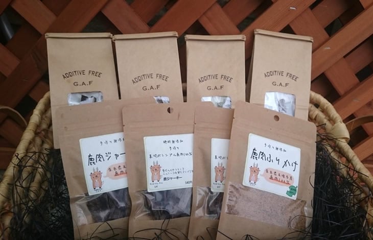 
                  完全無添加 犬用おやつ 200ｇ 6袋 セット [ ジビエール五條 ]ジビエ ドッグフード 手作り 無添加 鹿肉 猪肉 ジビエフード 奈良県 五條市 犬 ペット おやつ フード  愛犬 ご褒美 高タンパク 低脂質 鉄分 ビタミン 豊富 鹿 シカ 肉 お肉 いのしし イノシシ 健康 ヘルシー 安心 天然 つなぎ等一切使用 ペットフード
                