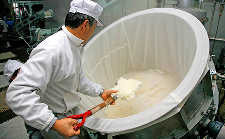 日本酒 大吟醸 大典白菊 斗瓶採りしずく酒（1，800ml×1本）