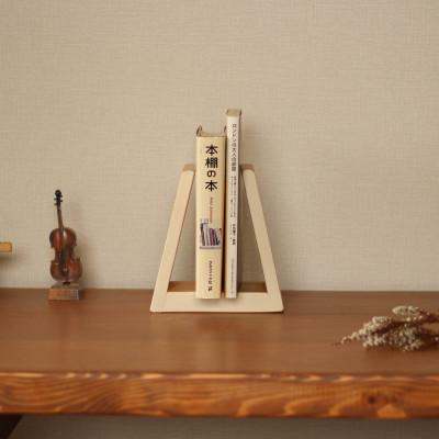 ふるさと納税 美幌町 三角のブックスタンド ナチュラルカラー×ホワイト【申込後に製作いたします】 |  | 02