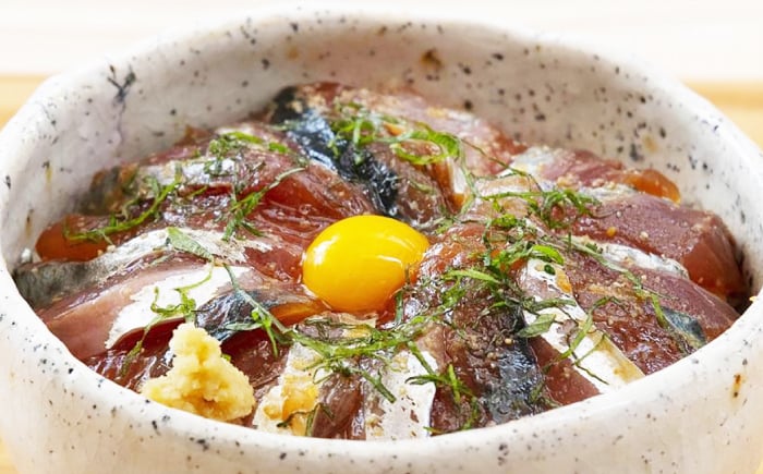 漬け丼 づけ丼 海鮮 わら焼き鰹 かんぱち ぶり 鯛 サバ 食べ比べ 