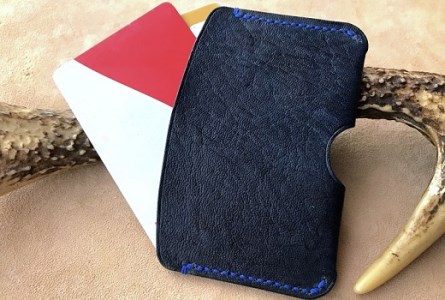 鹿革のカードケース -紺-（シンプル小さめ）【R00588】