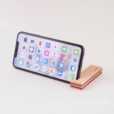 ふるさと納税 七尾市 【本革】スマートフォンスタンド/2色セット(チョコ・ワイン)/ハンドメイド |  | 02