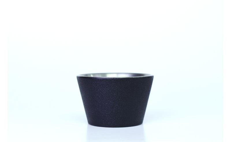 チタン製 ぐいのみ  高桑製作所 一枚絞(ひとひらしぼり) 本漆・黒乾漆塗り【グッドデザイン賞受賞】【職人技・特許製法】 チタン ぐいのみ 東京都 大田区
