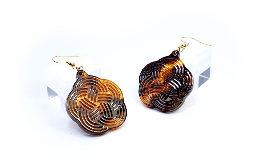 ＜選べる種類＞【 べっ甲 】 《 Mizuhiki シリーズ 》 Plum Knot （ ピアス ・ イヤリング ）